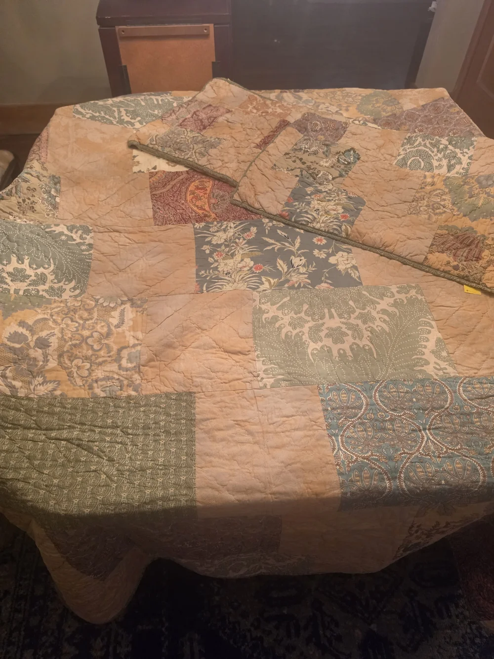 Queen‑Size Pottery Barn Comforter + 2 Shams